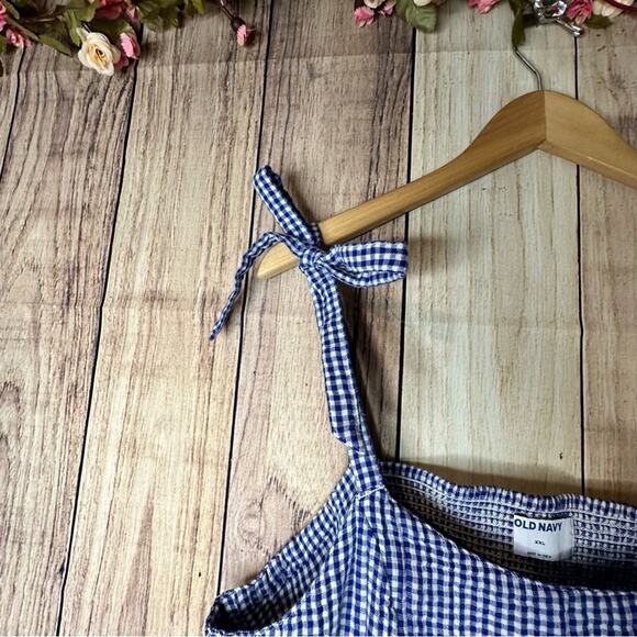 Old Navy Tie Straps Gingham Tank Top - Picture 5 of 7